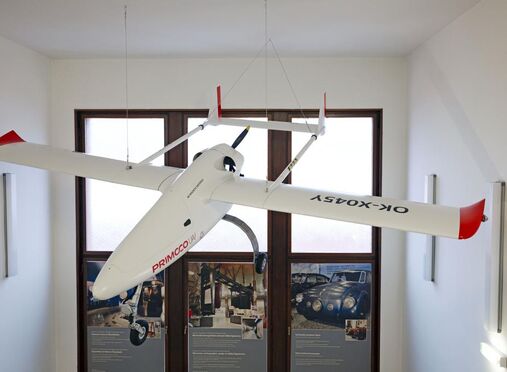 V budově NTM byl zavěšen bezpilotní letoun Primoco UAV SE model One 150