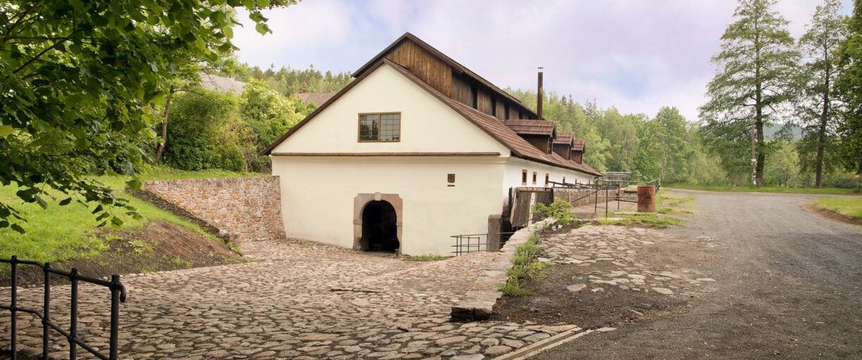 Dobřív Water Hammer / Jindřich Mošna Memorial Hall