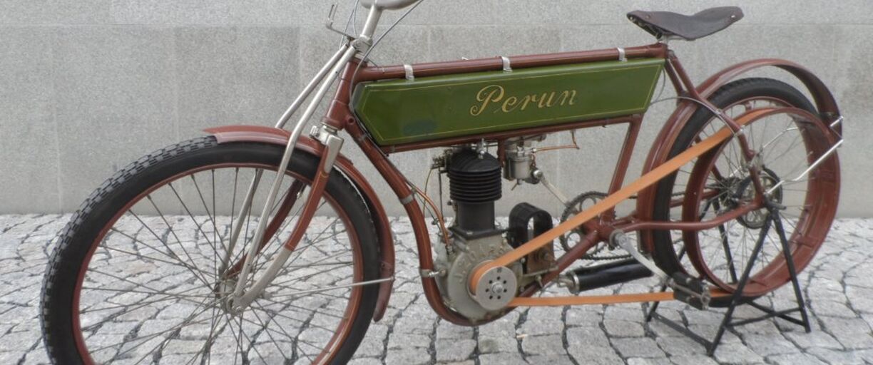 16.7.2016 - Národní technické muzeum na III. Poháru motorových dvoukolek na hradě Kámen 