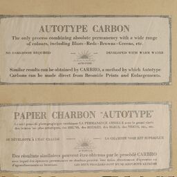Obr. 4: Originální reklamní vzorek pigmentového papíru dodávaného firmou The Autotype Company Ltd. s polepkami na zadní straně. Nedatováno, cca 20 x 30 cm