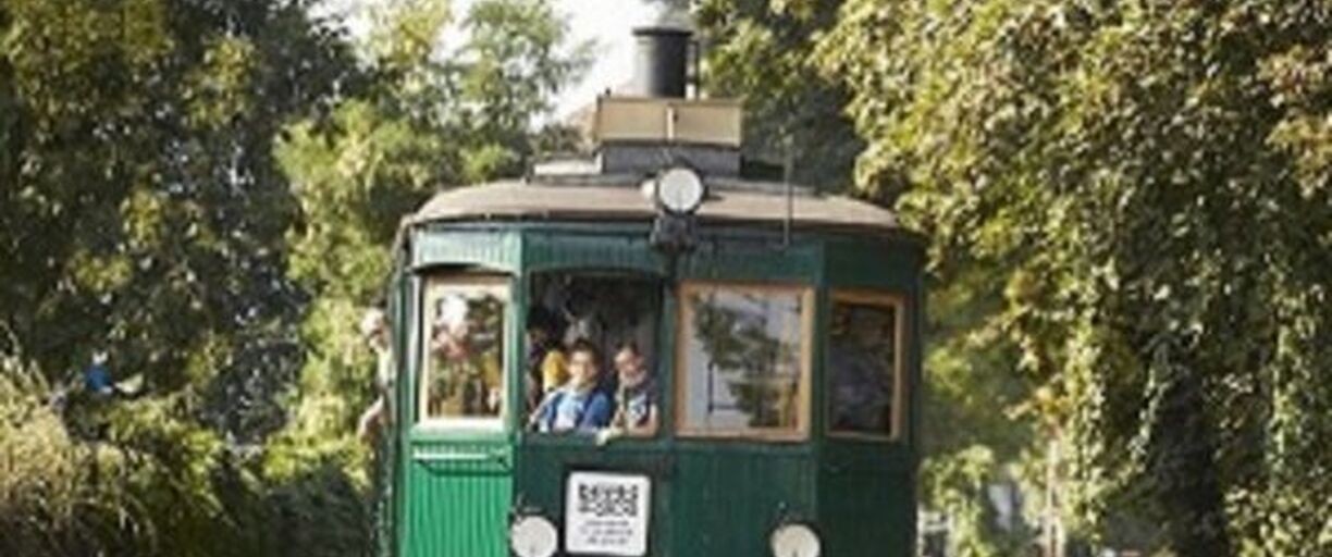 28.9. 2021 Svezte se v Dobrušce parním motorovým vozem „Komarek“ ze sbírky NTM