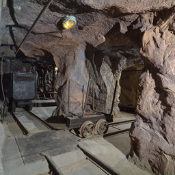 Rudný a uhelný důl