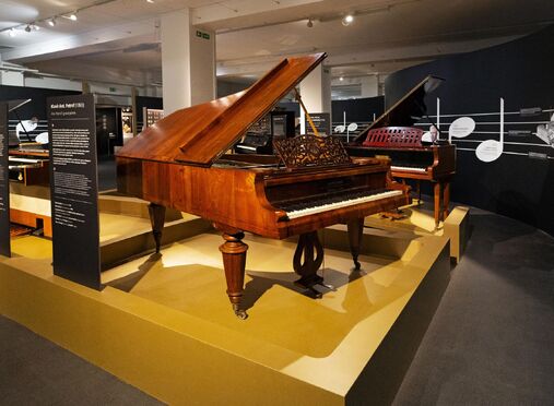 Skončila výstava PETROF 160 