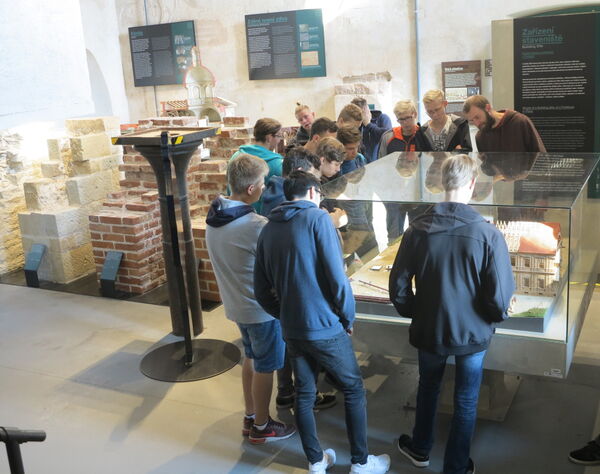 EXPOZICE STAVITELSTVÍ – PŘEMÝŠLEJ, OBJEVUJ, VYTVÁŘEJ