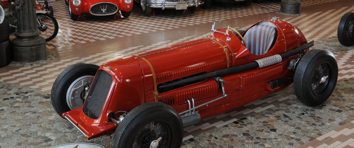 21.4.2014 - Instalace čtyř speciálních vozů Maserati