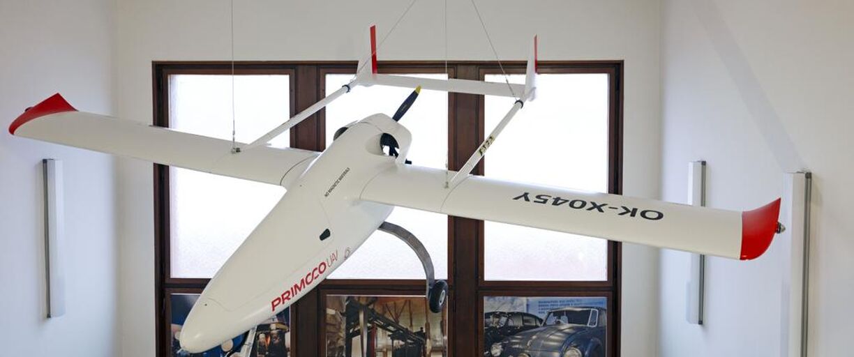 V budově NTM byl zavěšen bezpilotní letoun Primoco UAV SE model One 150